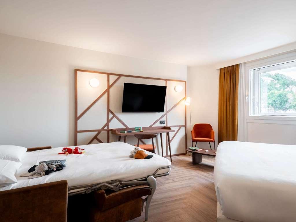 Mercure Centre Champ De Mars Hotel 4*