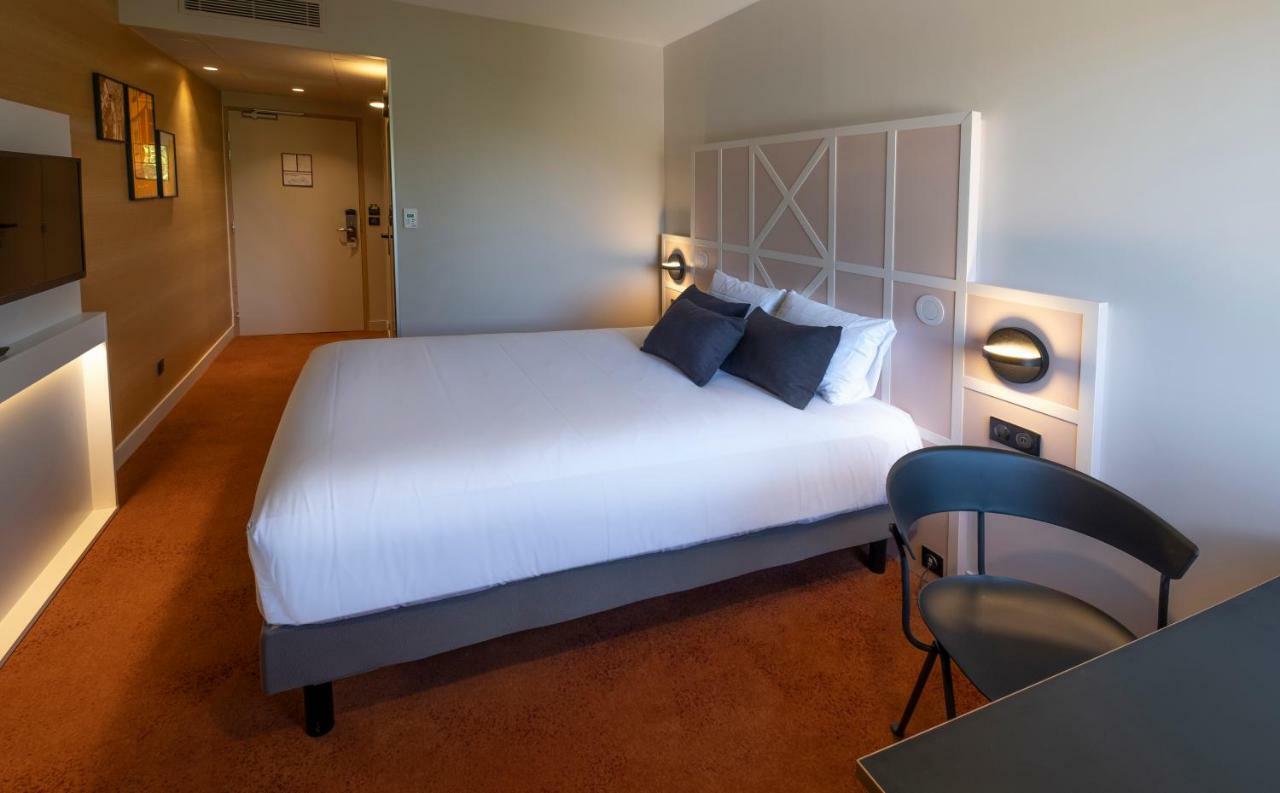 Hotel Mercure Centre Champ De Mars 4*